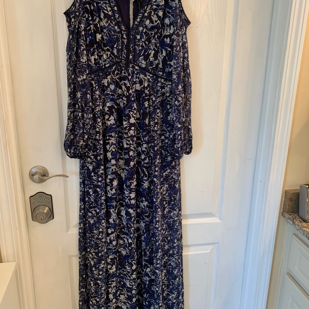 Elegant long  cold shoulder dress